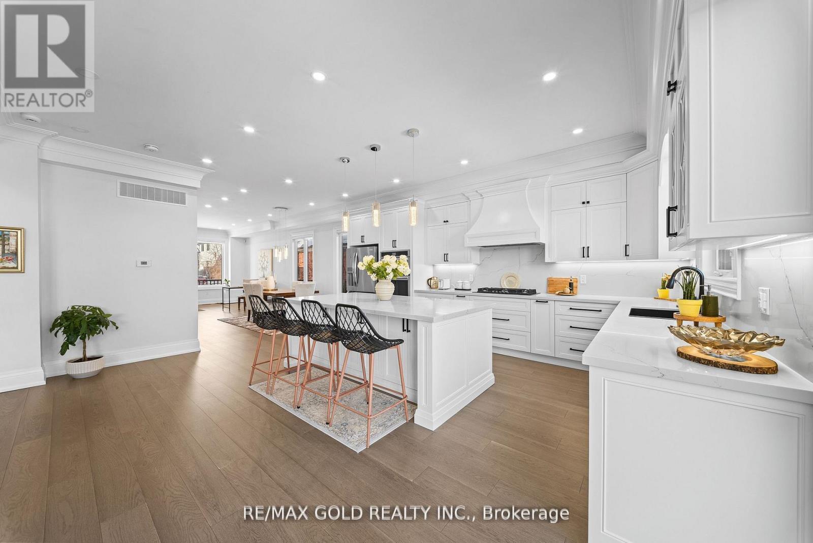 99 Twenty Seventh Street, Toronto, Ontario  M8W 2X6 - Photo 12 - W12998922