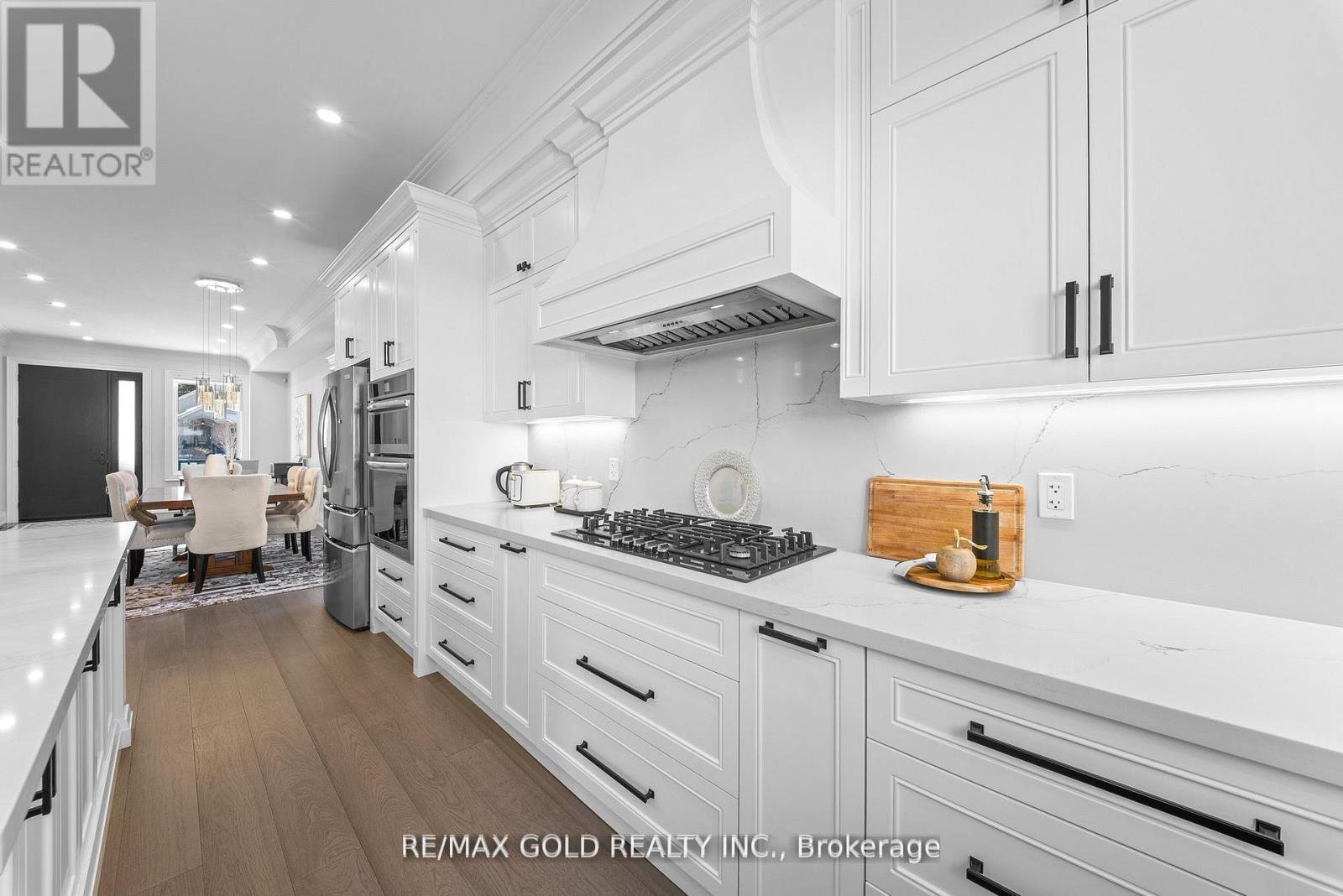 99 Twenty Seventh Street, Toronto, Ontario  M8W 2X6 - Photo 13 - W12998922