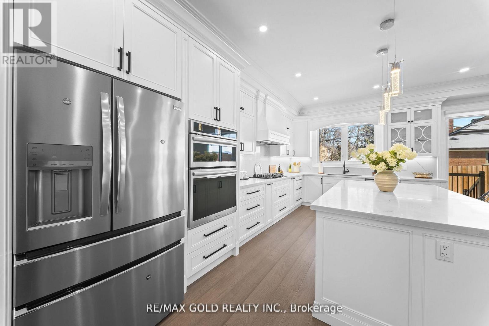 99 Twenty Seventh Street, Toronto, Ontario  M8W 2X6 - Photo 14 - W12998922