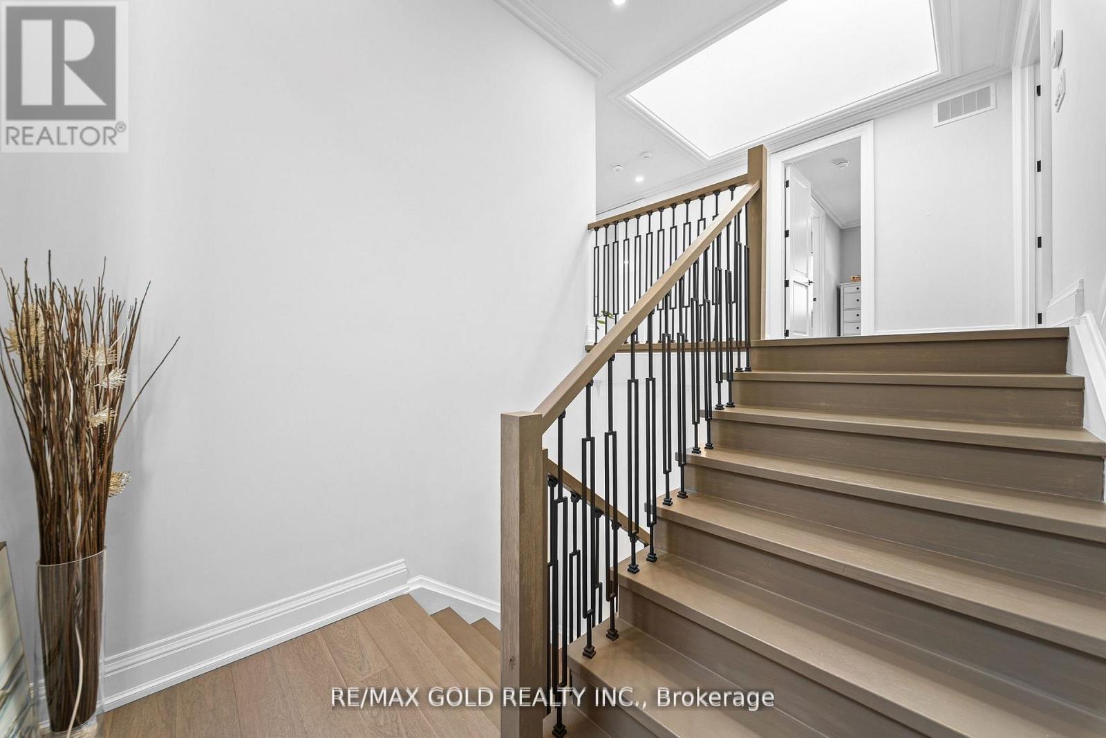 99 Twenty Seventh Street, Toronto, Ontario  M8W 2X6 - Photo 24 - W12998922