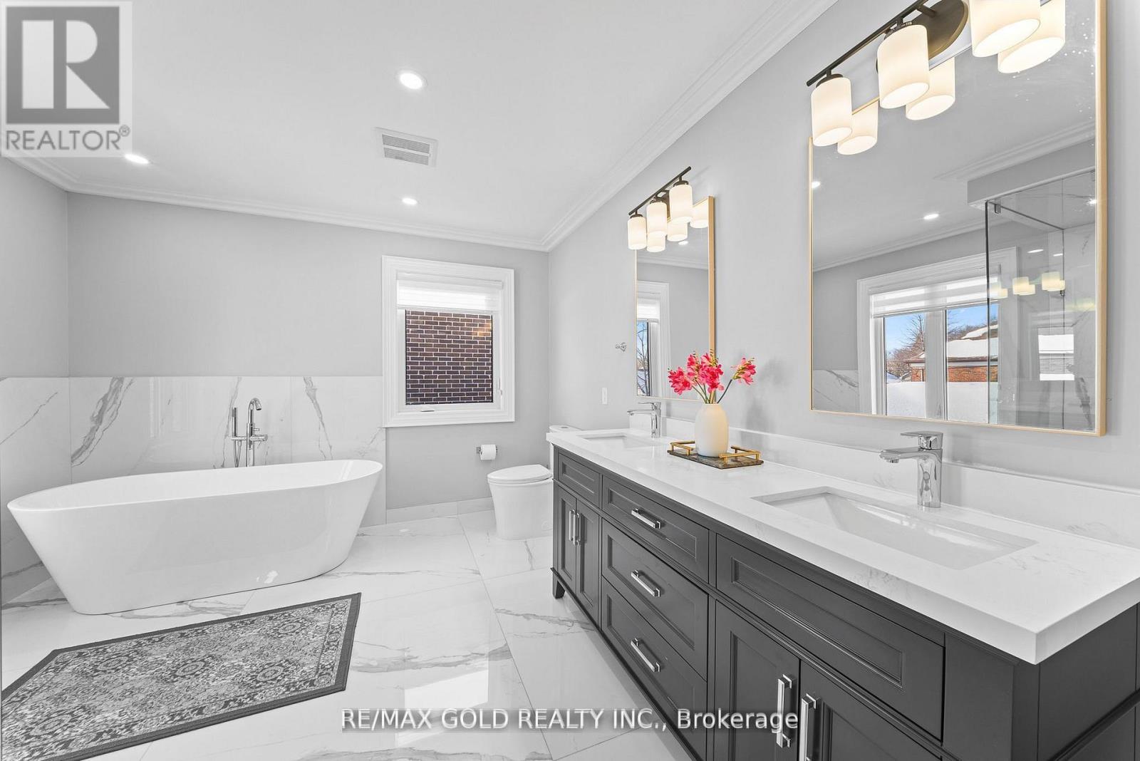 99 Twenty Seventh Street, Toronto, Ontario  M8W 2X6 - Photo 34 - W12998922