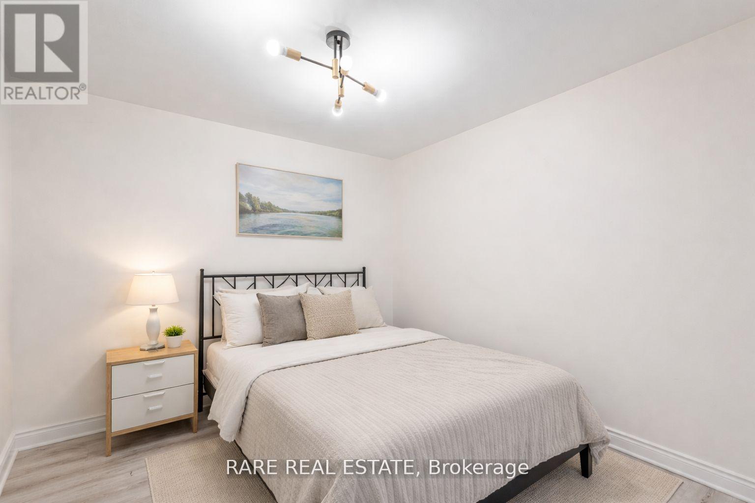 2 - 352 Hopewell Avenue, Toronto, Ontario  M6E 2S2 - Photo 11 - W12998928