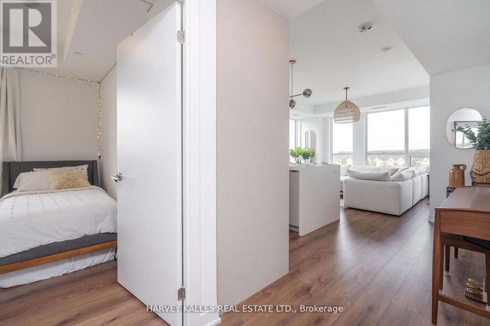 432 - 405 Dundas Street W, Oakville, Ontario  L6M 5P9 - Photo 11 - W12998936