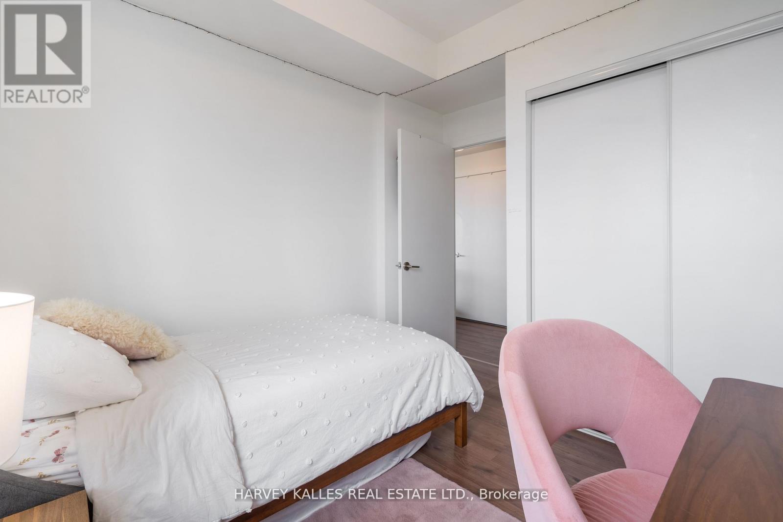 432 - 405 Dundas Street W, Oakville, Ontario  L6M 5P9 - Photo 13 - W12998936