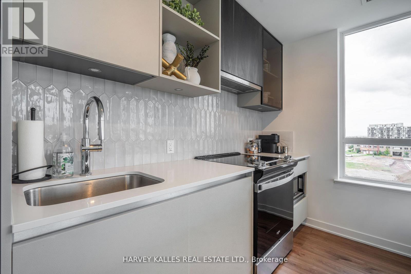 432 - 405 Dundas Street W, Oakville, Ontario  L6M 5P9 - Photo 17 - W12998936