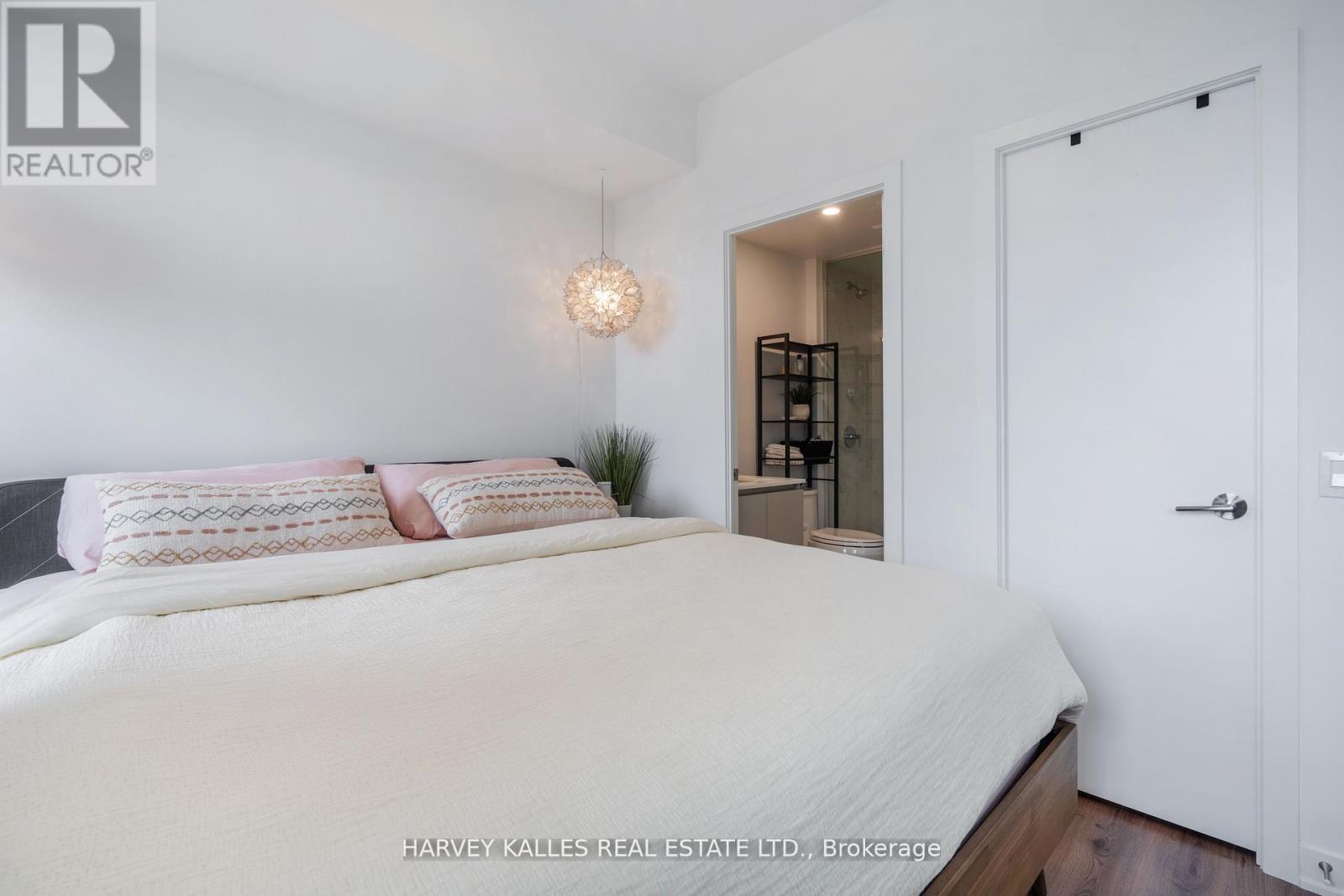 432 - 405 Dundas Street W, Oakville, Ontario  L6M 5P9 - Photo 27 - W12998936