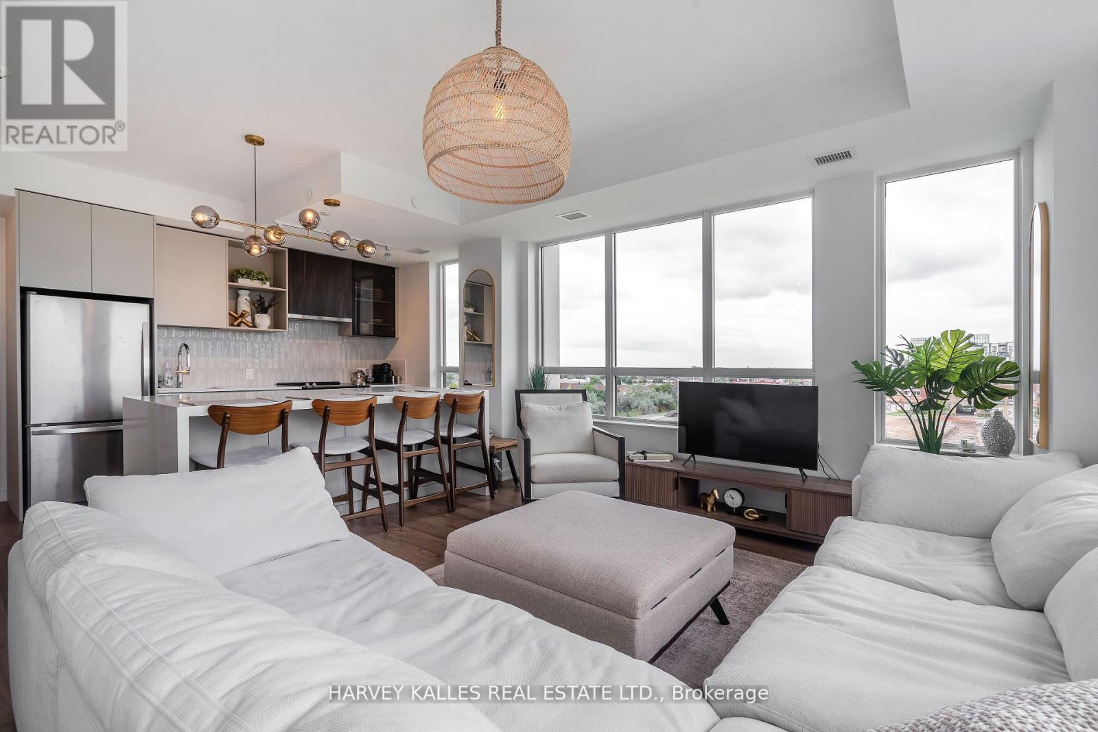 432 - 405 Dundas Street W, Oakville, Ontario  L6M 5P9 - Photo 5 - W12998936