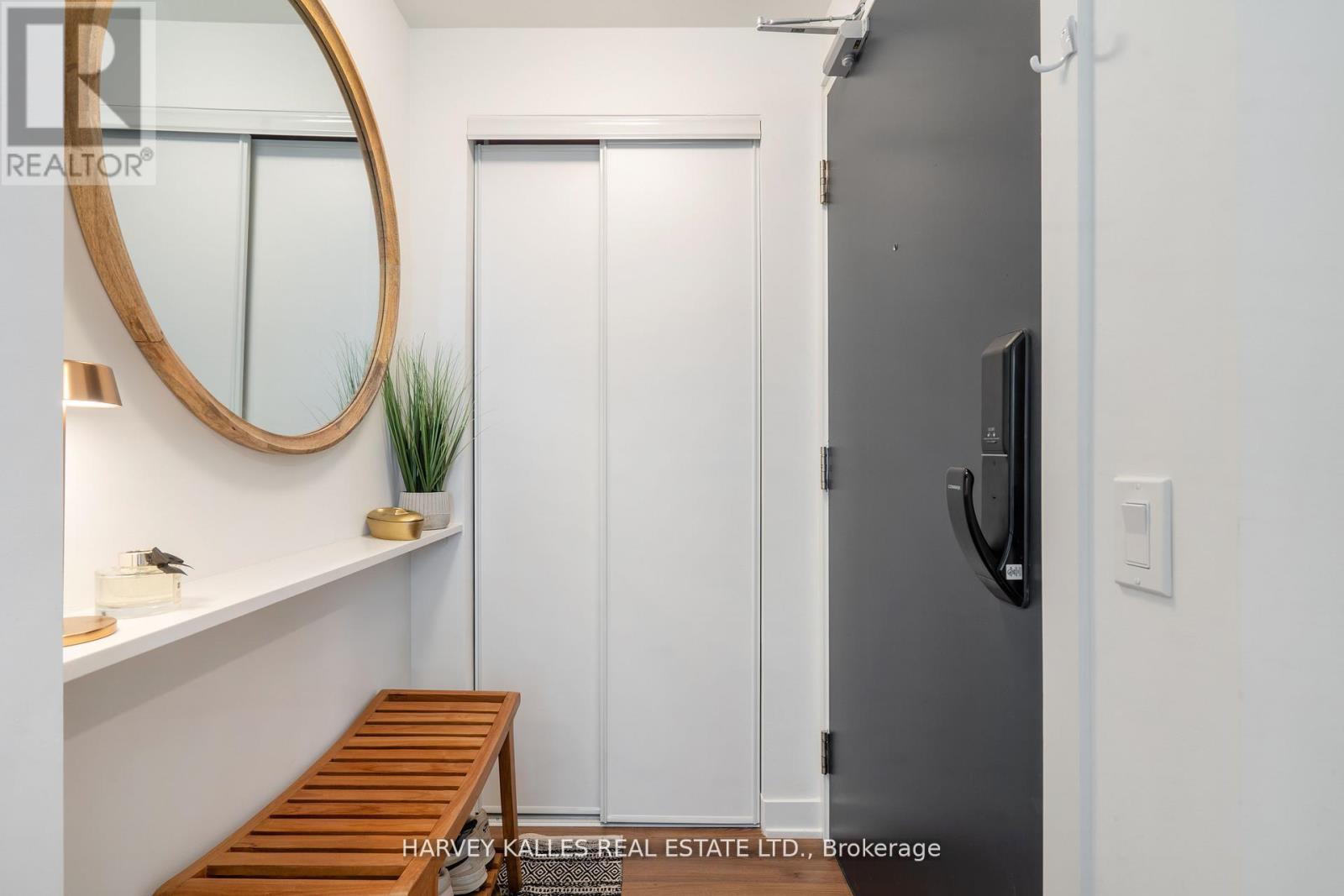 432 - 405 Dundas Street W, Oakville, Ontario  L6M 5P9 - Photo 7 - W12998936