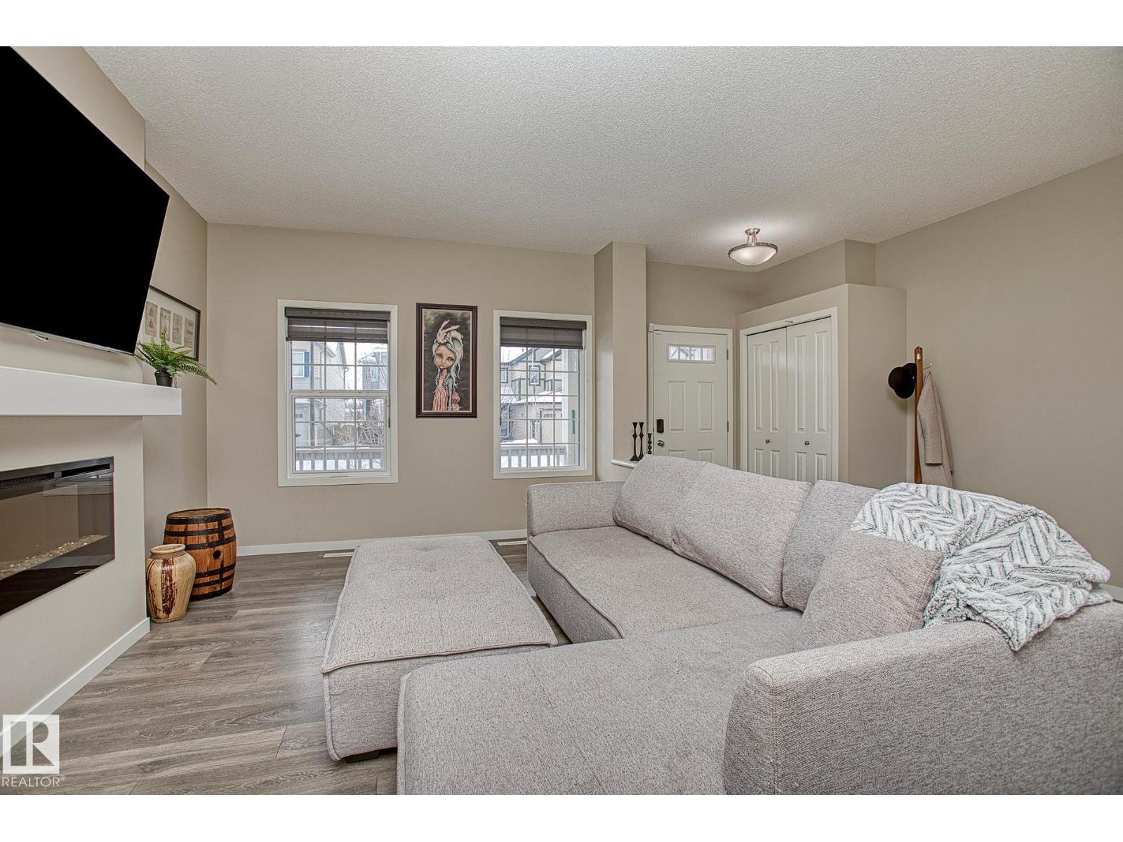 7718 Eifert Cr Nw, Edmonton, Alberta  T6M 0W2 - Photo 3 - E4482258