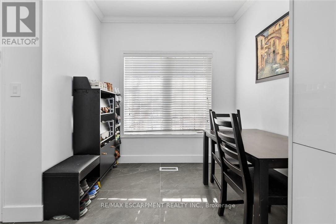 33 Panorama Way, Hamilton, Ontario  L8E 6C6 - Photo 17 - X12998892