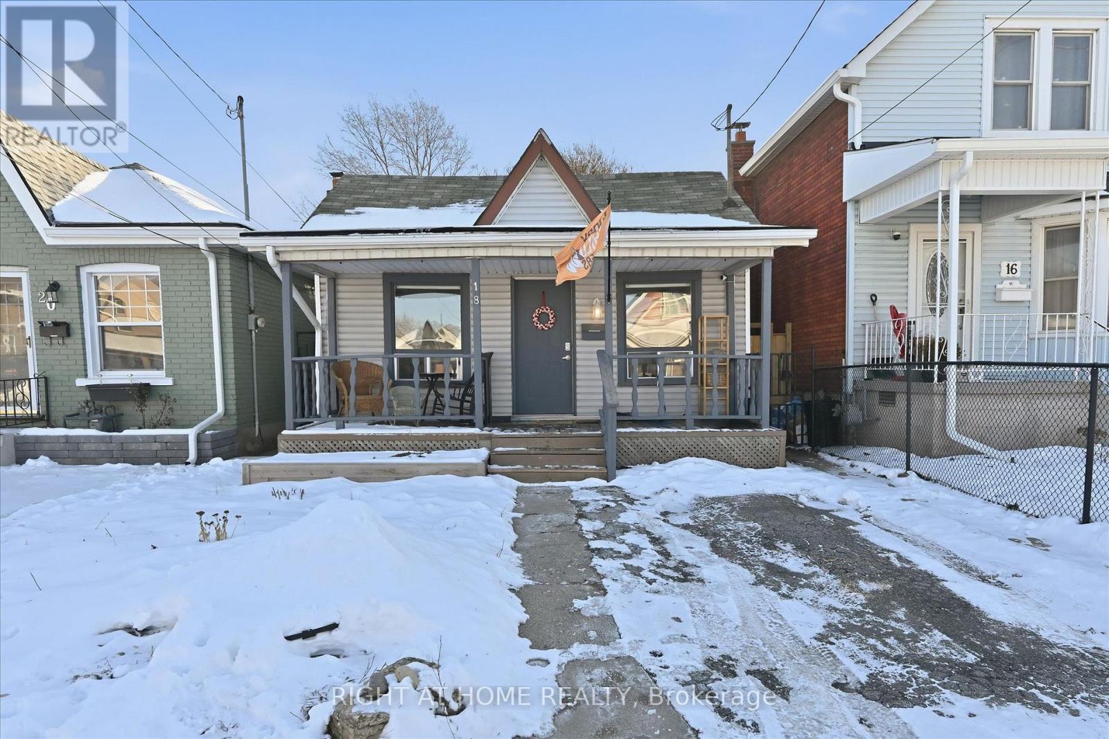 18 Fraser Avenue, Hamilton, Ontario  L8H 4G7 - Photo 2 - X12998900