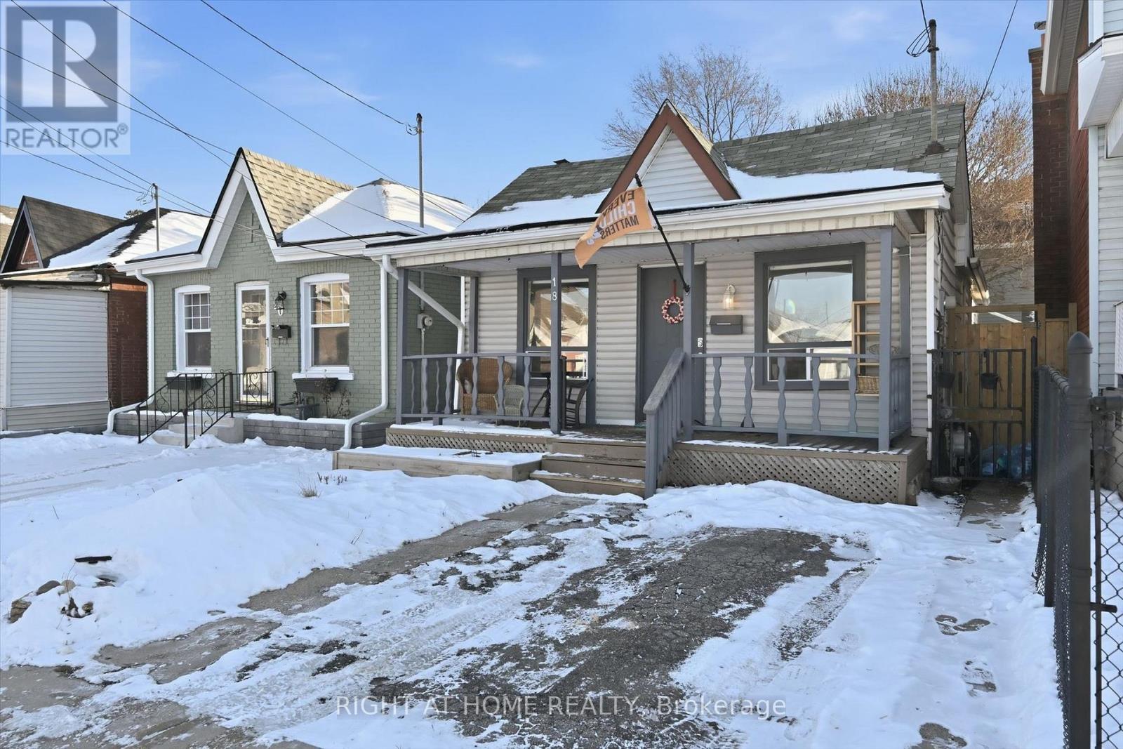 18 Fraser Avenue, Hamilton, Ontario  L8H 4G7 - Photo 3 - X12998900