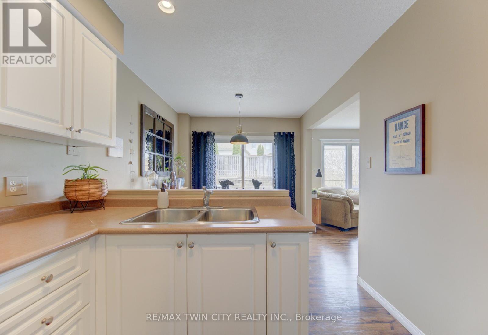 161 Windflower Drive S, Kitchener, Ontario  N2E 3S9 - Photo 14 - X12998930