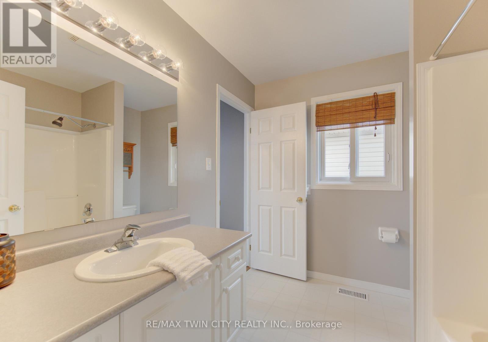 161 Windflower Drive S, Kitchener, Ontario  N2E 3S9 - Photo 21 - X12998930