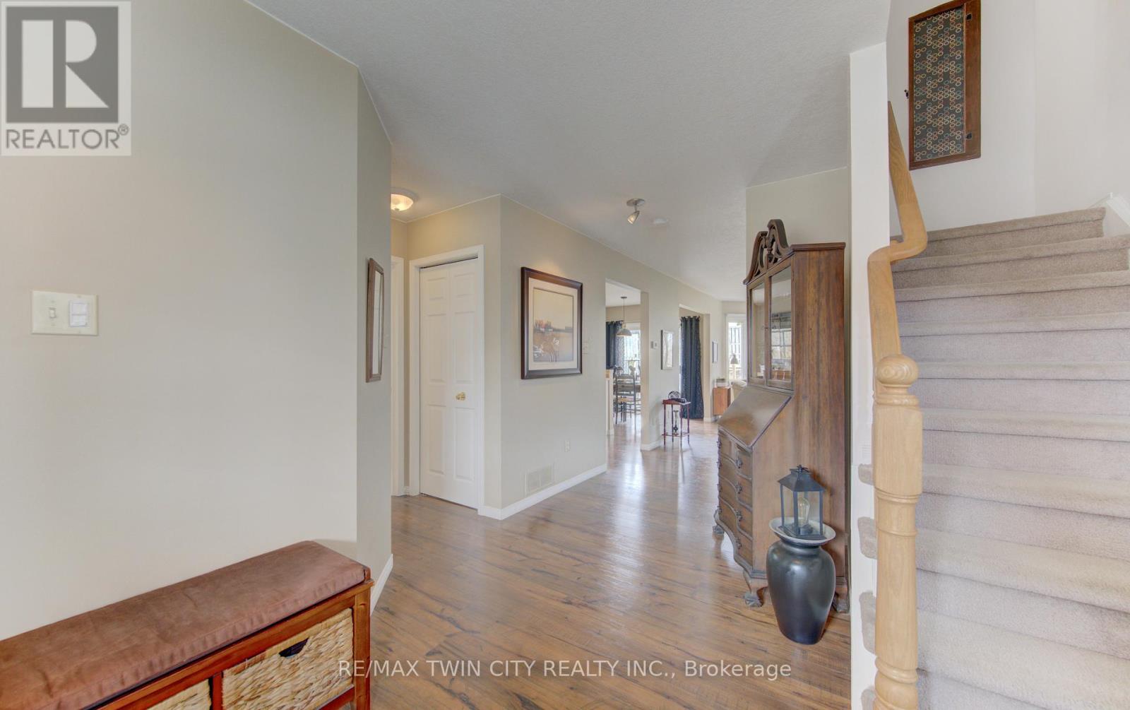 161 Windflower Drive S, Kitchener, Ontario  N2E 3S9 - Photo 5 - X12998930