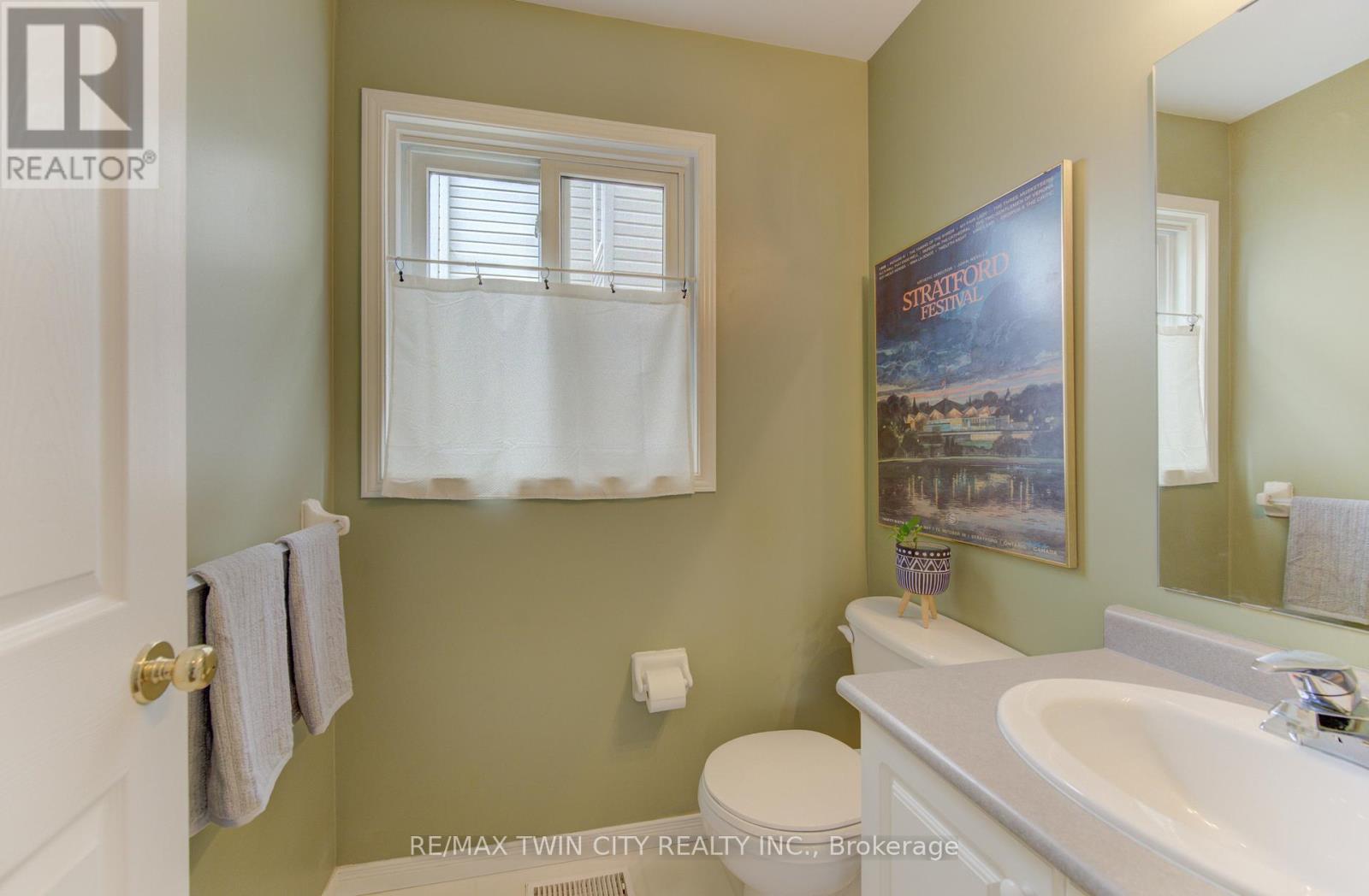 161 Windflower Drive S, Kitchener, Ontario  N2E 3S9 - Photo 6 - X12998930