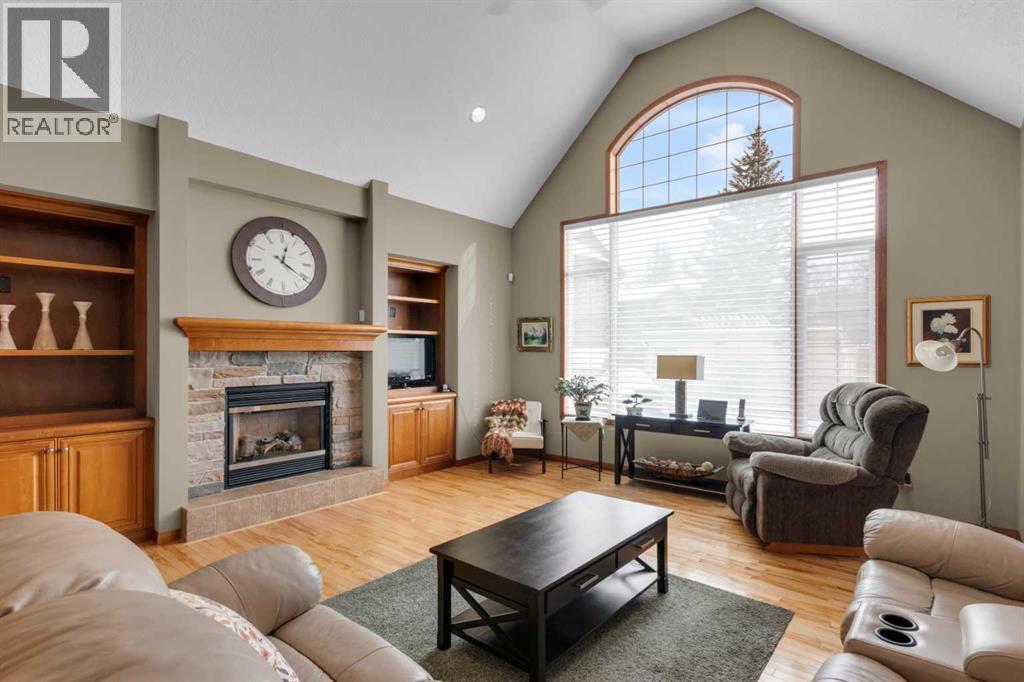 222 Ross Avenue, Cochrane, Alberta  T4C 1Z3 - Photo 3 - A2293461