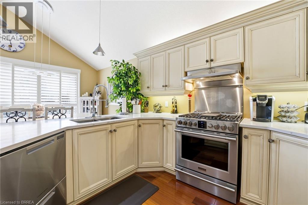 46 Victor Boulevard, St. George, Ontario  N0E 1N0 - Photo 4 - 40820902