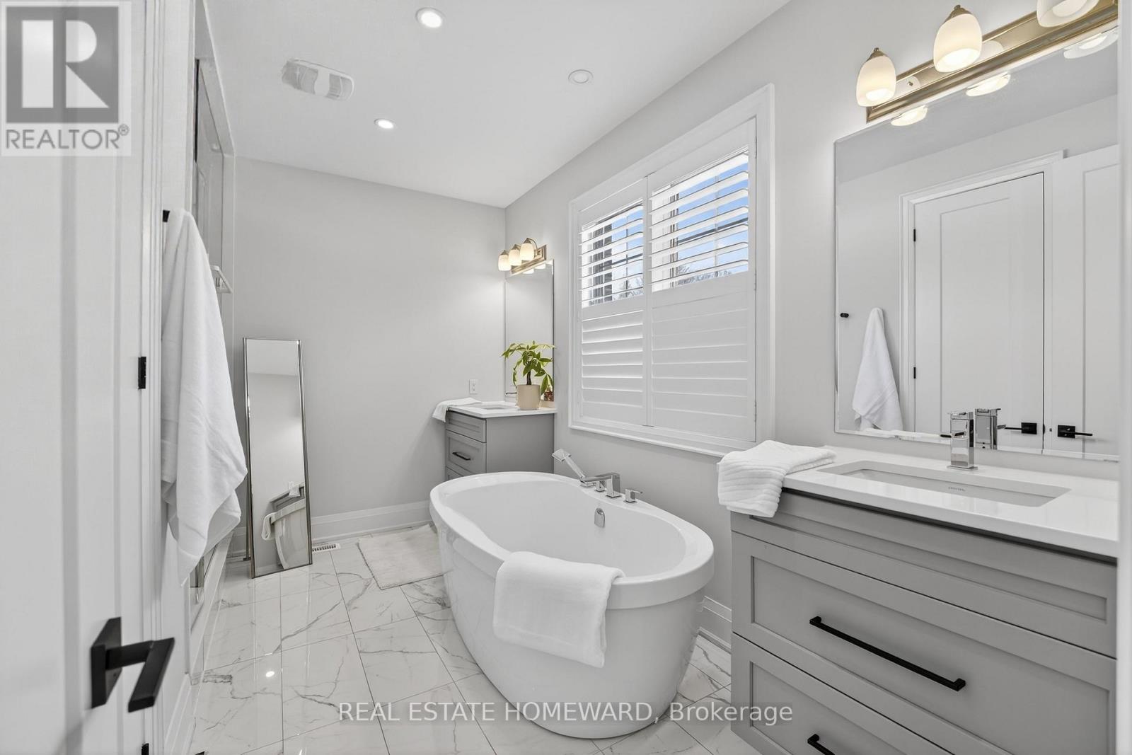 3329 Vernon Powell Drive, Oakville, Ontario  L6H 0Y4 - Photo 28 - W12972610