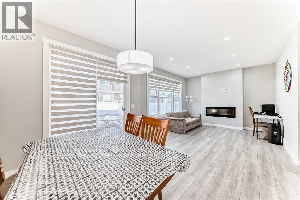 240 Creekstone Row Sw, Calgary, Alberta  T2X 4Y5 - Photo 6 - A2285154