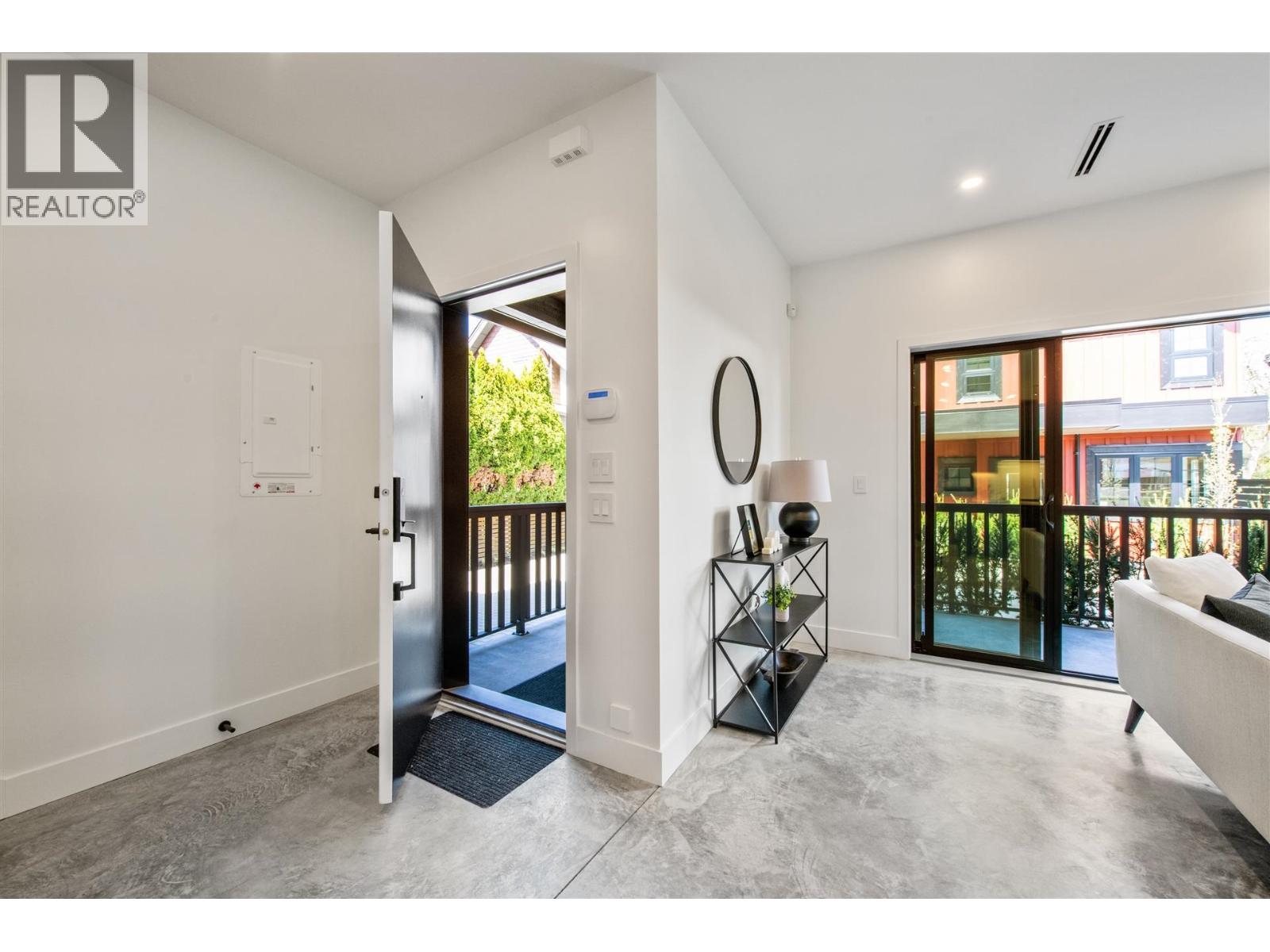 1168 E 26th Avenue, Vancouver, British Columbia  V5V 2J7 - Photo 3 - R3111474