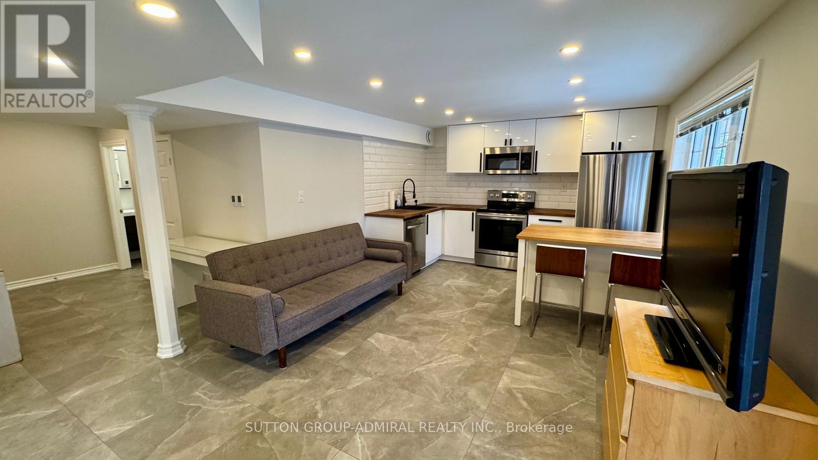 Basement - 28 Dovetail Drive, Richmond Hill, Ontario  L4E 5A9 - Photo 8 - N12968690