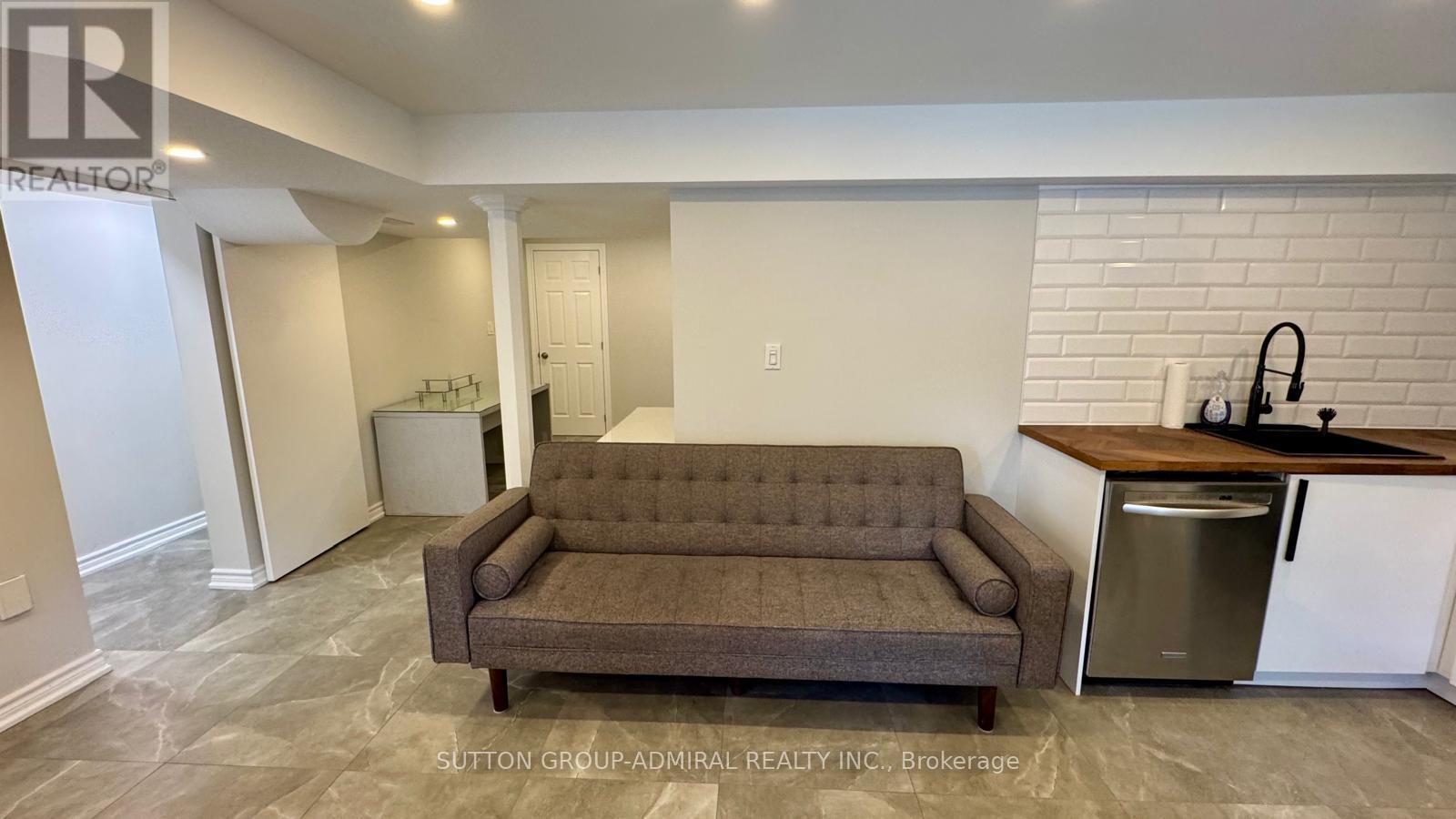 Basement - 28 Dovetail Drive, Richmond Hill, Ontario  L4E 5A9 - Photo 7 - N12968690