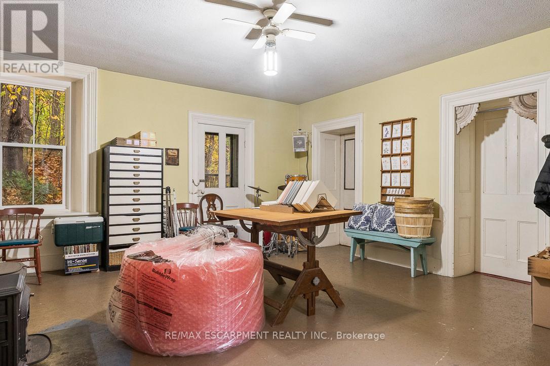 5672 Cedar Springs Road, Burlington, Ontario  L7P 0B9 - Photo 13 - W12611382