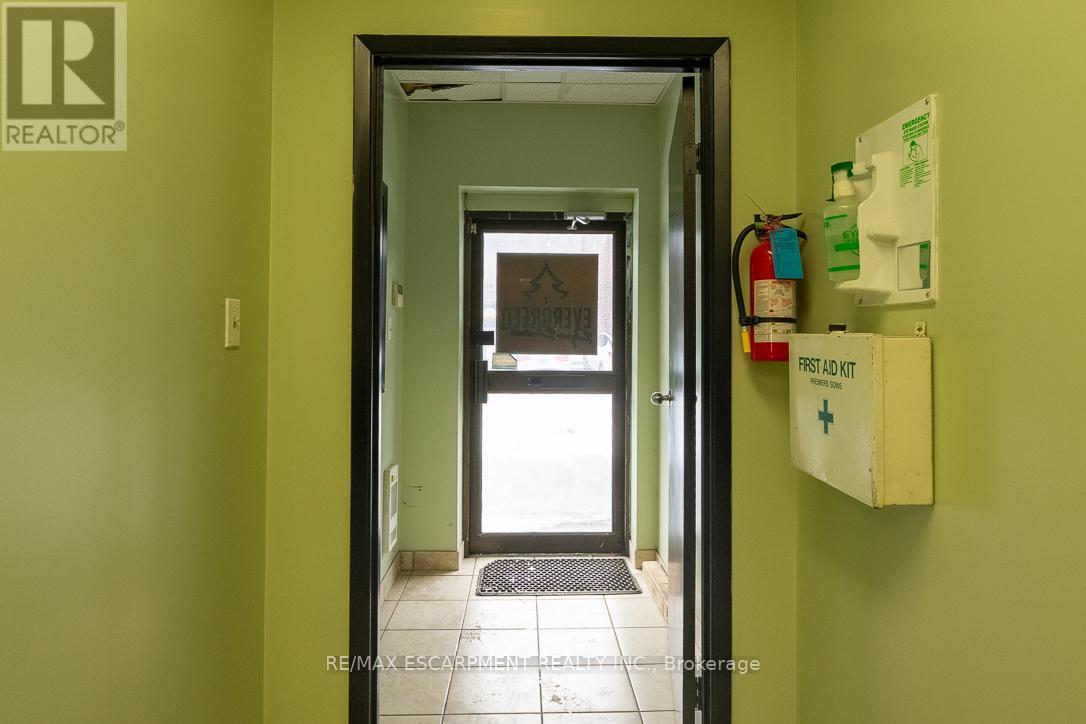 14, 15 & 16 - 4480 Chesswood Drive, Toronto, Ontario  M3J 2B9 - Photo 4 - W12701698