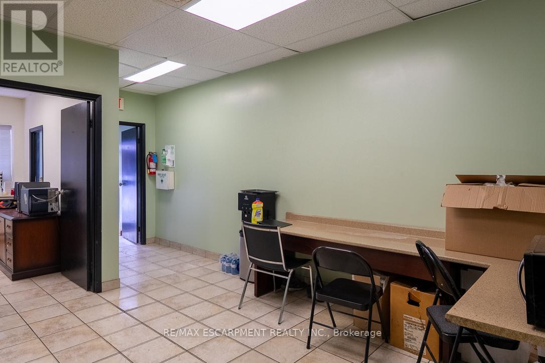 14, 15 & 16 - 4480 Chesswood Drive, Toronto, Ontario  M3J 2B9 - Photo 8 - W12701698