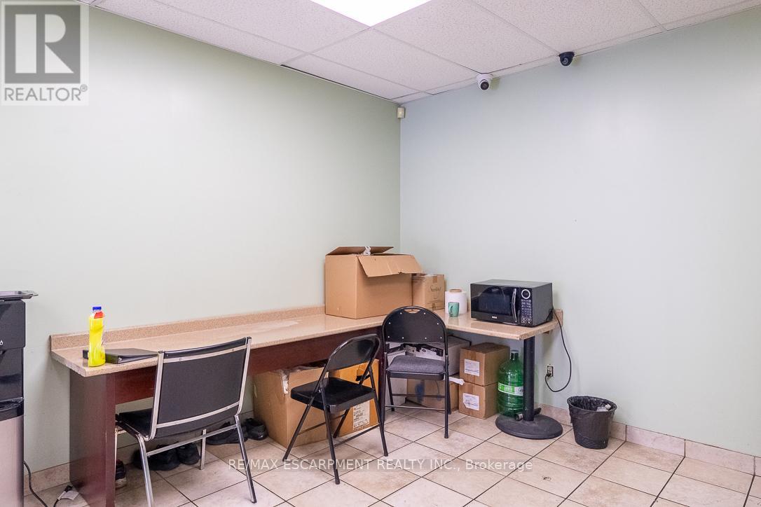 14, 15 & 16 - 4480 Chesswood Drive, Toronto, Ontario  M3J 2B9 - Photo 7 - W12701698