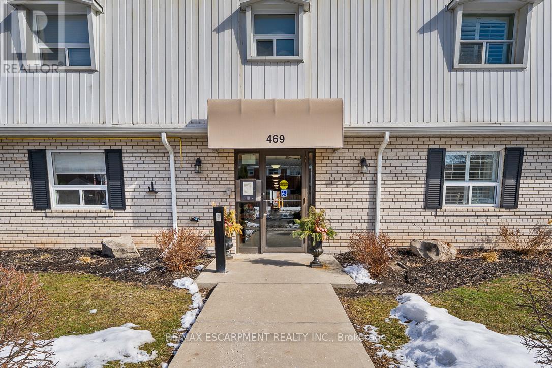 5 - 469 Claridge Road, Burlington, Ontario  L7N 2S1 - Photo 2 - W12836216