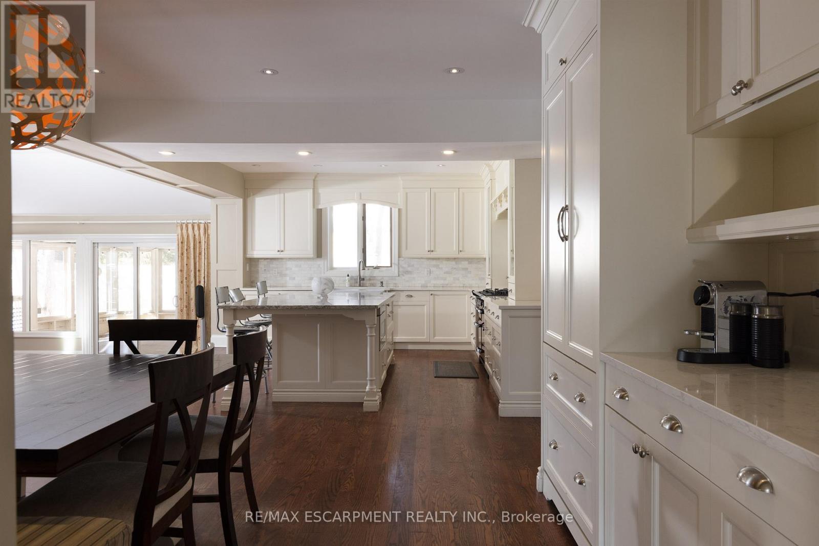 184 Chartwell Road, Oakville, Ontario  L6J 3Z8 - Photo 7 - W12726244