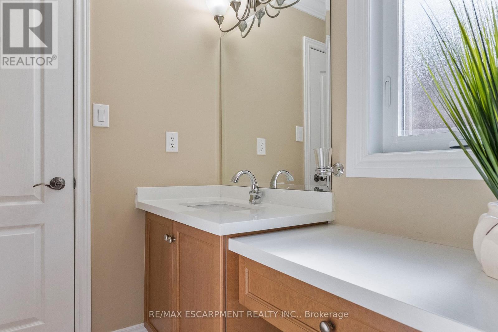 3402 Buena Vista Court, Oakville, Ontario  L6L 6W6 - Photo 33 - W12872960