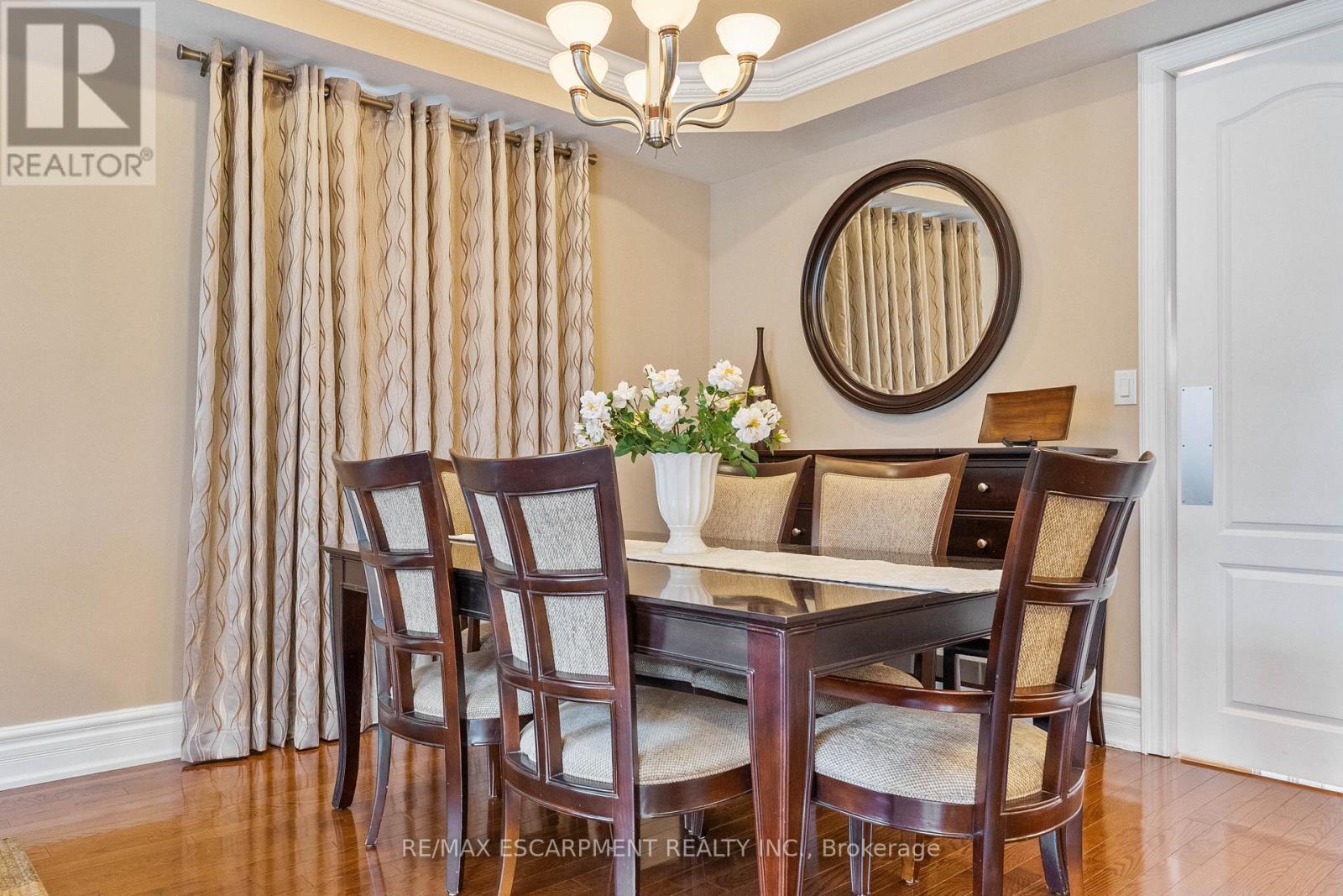 3402 Buena Vista Court, Oakville, Ontario  L6L 6W6 - Photo 6 - W12872960