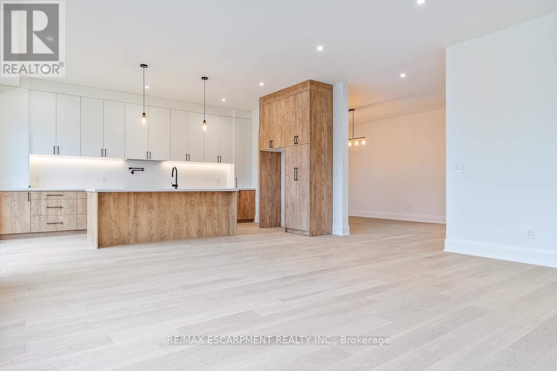 2354 Eighth Line, Oakville, Ontario  L6H 7E6 - Photo 18 - W12905772