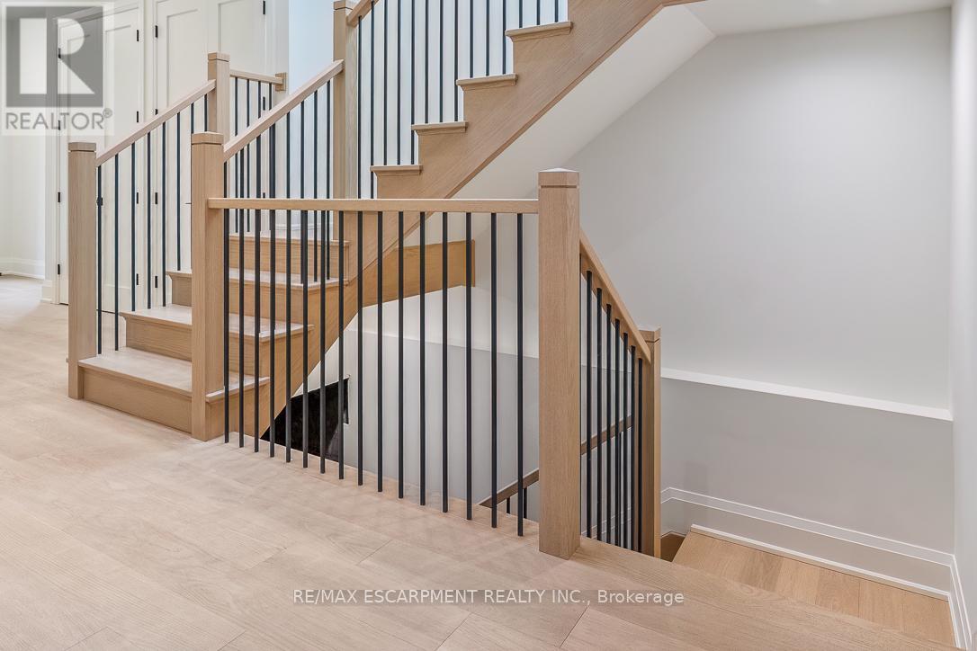 2354 Eighth Line, Oakville, Ontario  L6H 7E6 - Photo 47 - W12905772