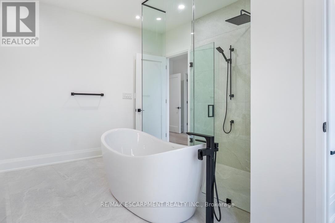 2354 Eighth Line, Oakville, Ontario  L6H 7E6 - Photo 29 - W12905772