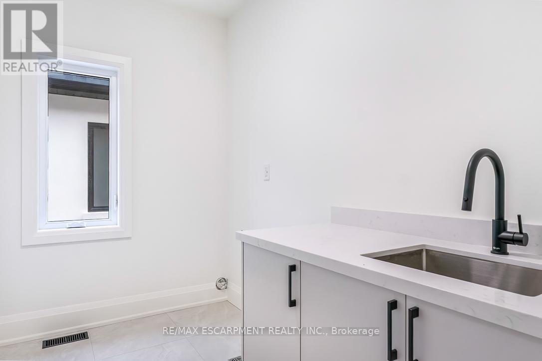 2354 Eighth Line, Oakville, Ontario  L6H 7E6 - Photo 45 - W12905772