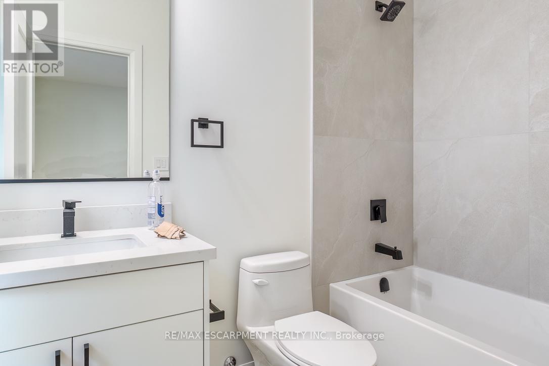2354 Eighth Line, Oakville, Ontario  L6H 7E6 - Photo 36 - W12905772