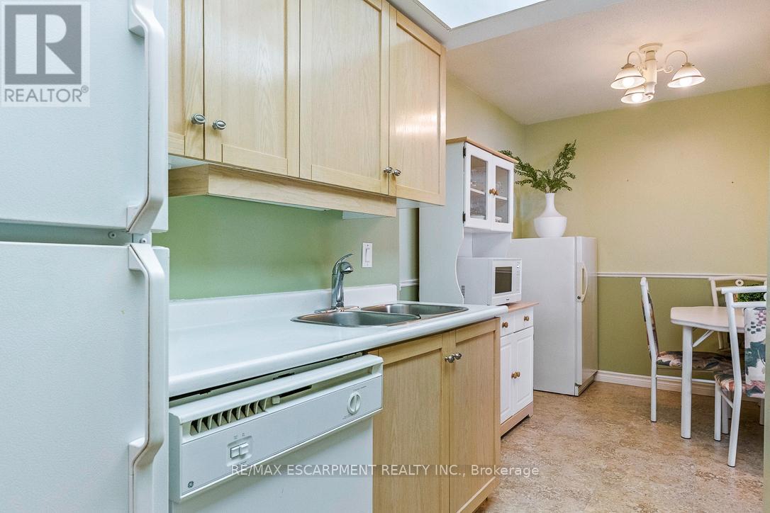 1905 - 1333 Bloor Street, Mississauga, Ontario  L4Y 3T6 - Photo 11 - W12950562