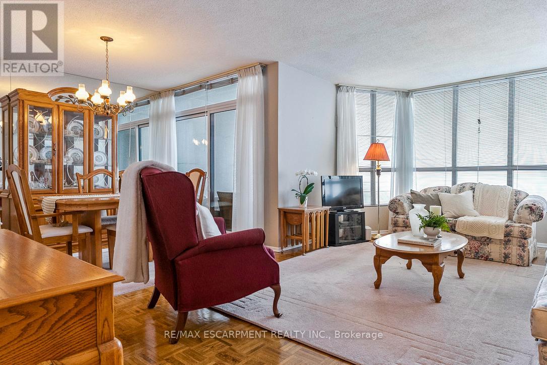 1905 - 1333 Bloor Street, Mississauga, Ontario  L4Y 3T6 - Photo 2 - W12950562