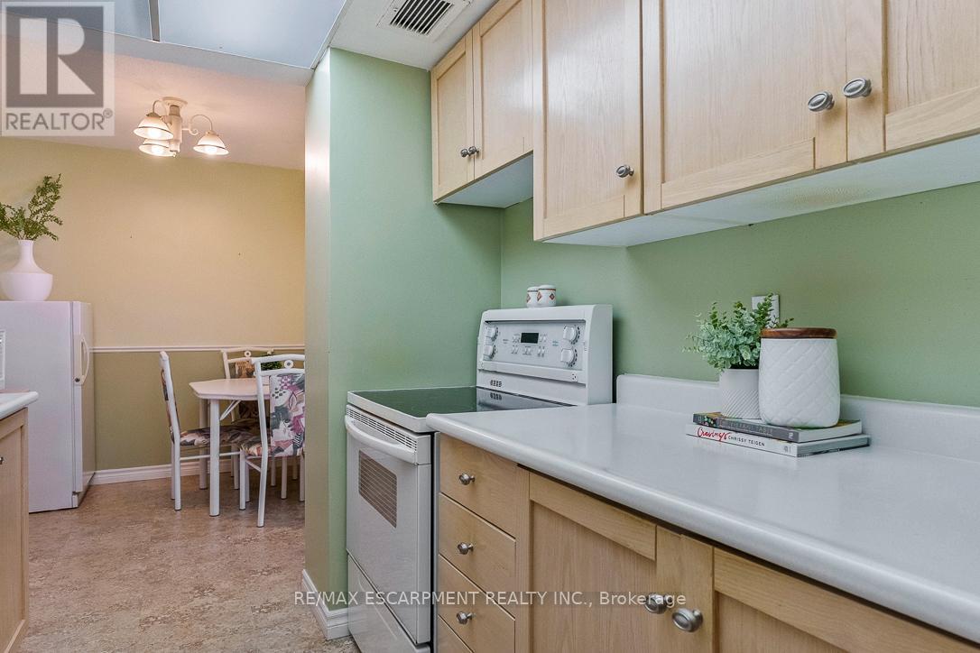 1905 - 1333 Bloor Street, Mississauga, Ontario  L4Y 3T6 - Photo 10 - W12950562