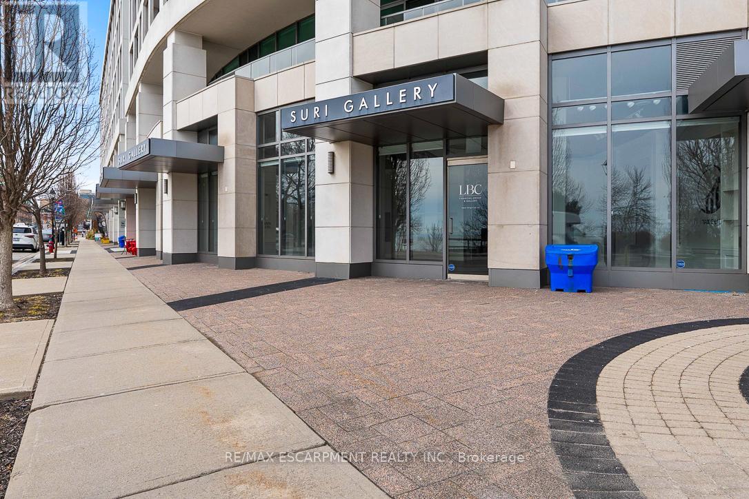 36 - 11 Bronte Road, Oakville, Ontario L6L 0E1 - Photo 2 - W12936996