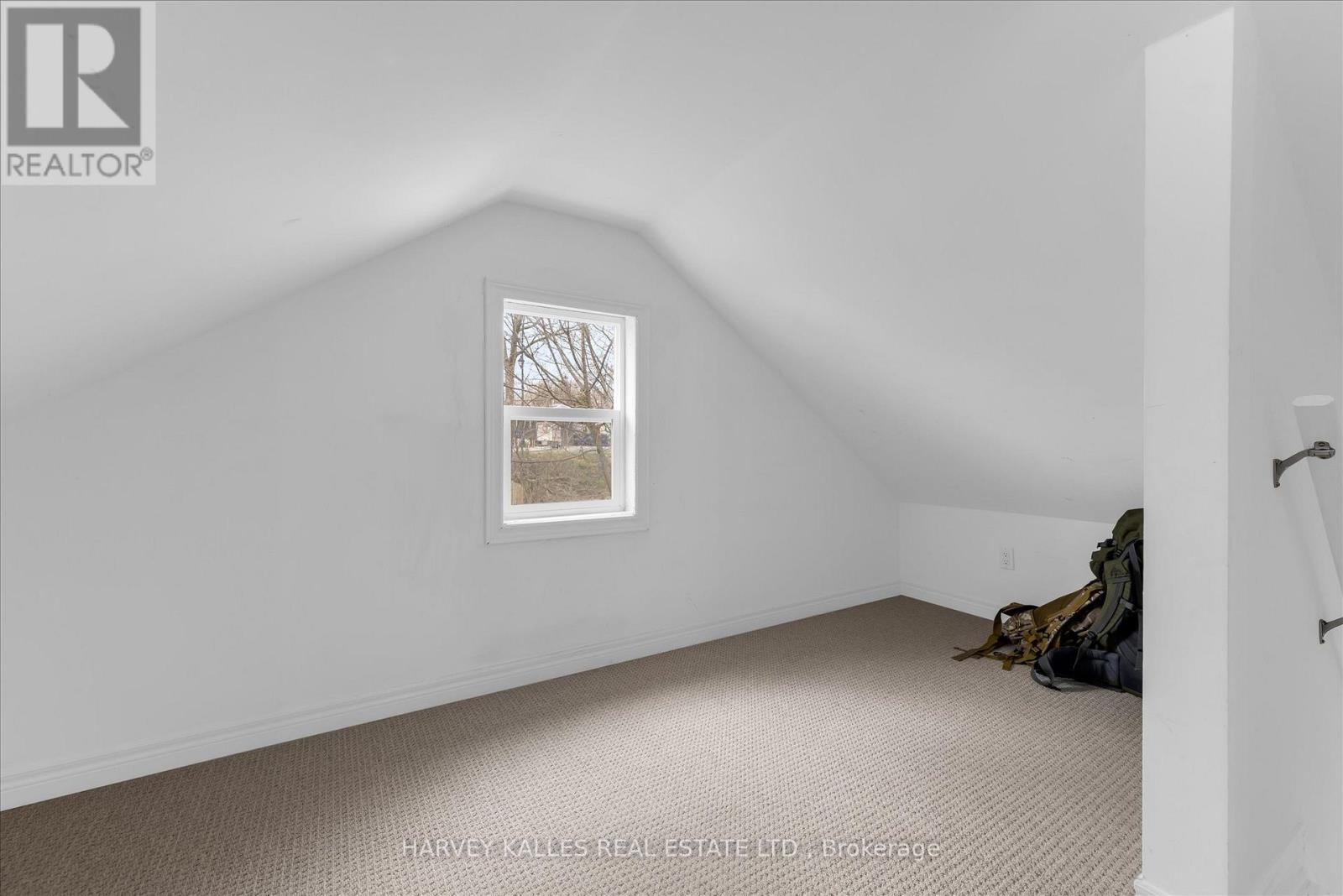 105 Ormond Street N, Thorold, Ontario  L2V 1Z3 - Photo 14 - X12998986