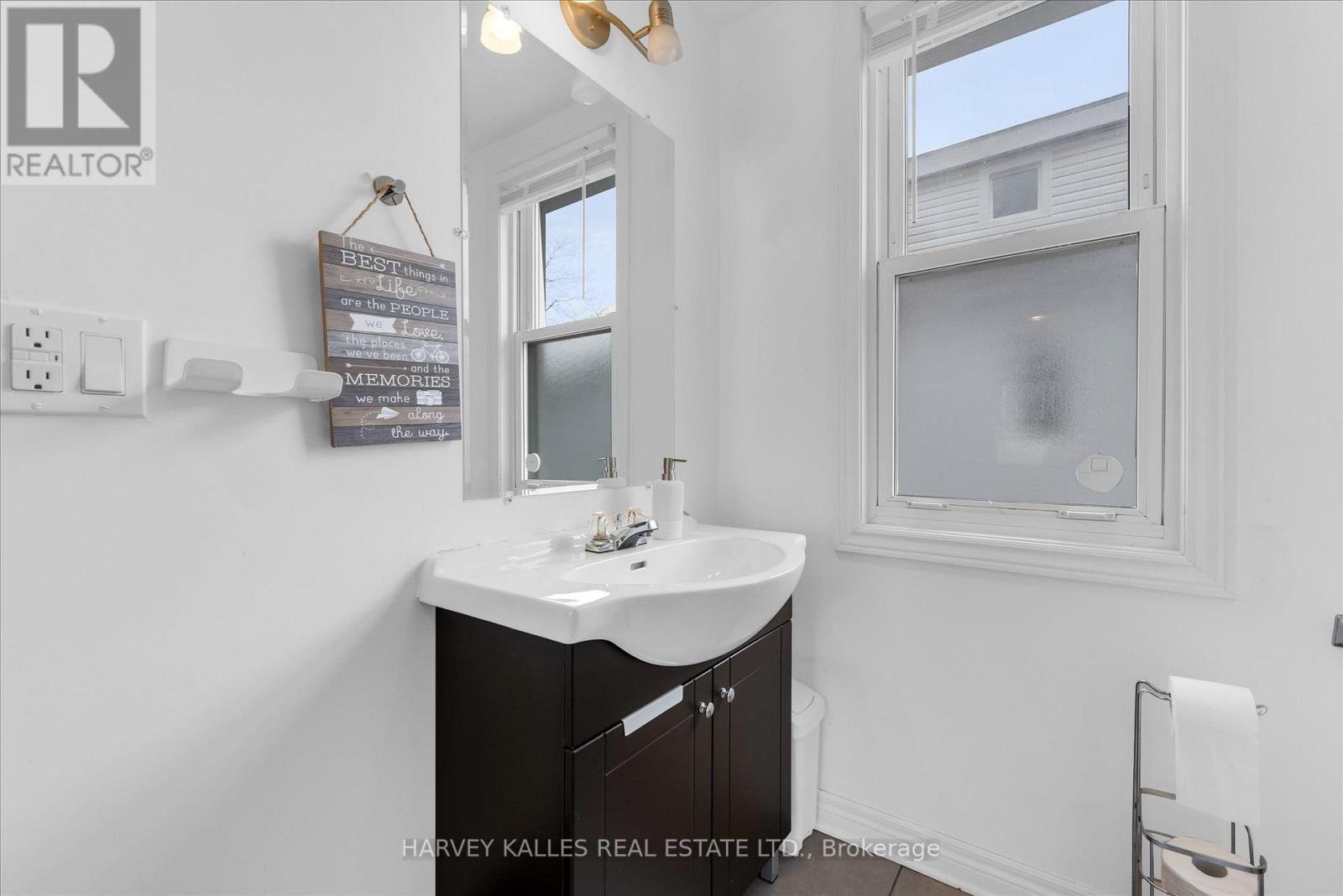 105 Ormond Street N, Thorold, Ontario  L2V 1Z3 - Photo 10 - X12998986