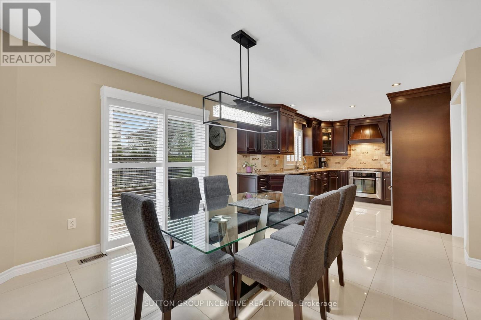 4 Chantal Street, Barrie, Ontario  L4N 9S4 - Photo 11 - S12999004