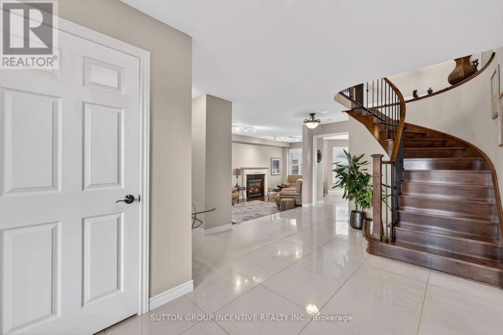 4 Chantal Street, Barrie, Ontario  L4N 9S4 - Photo 4 - S12999004