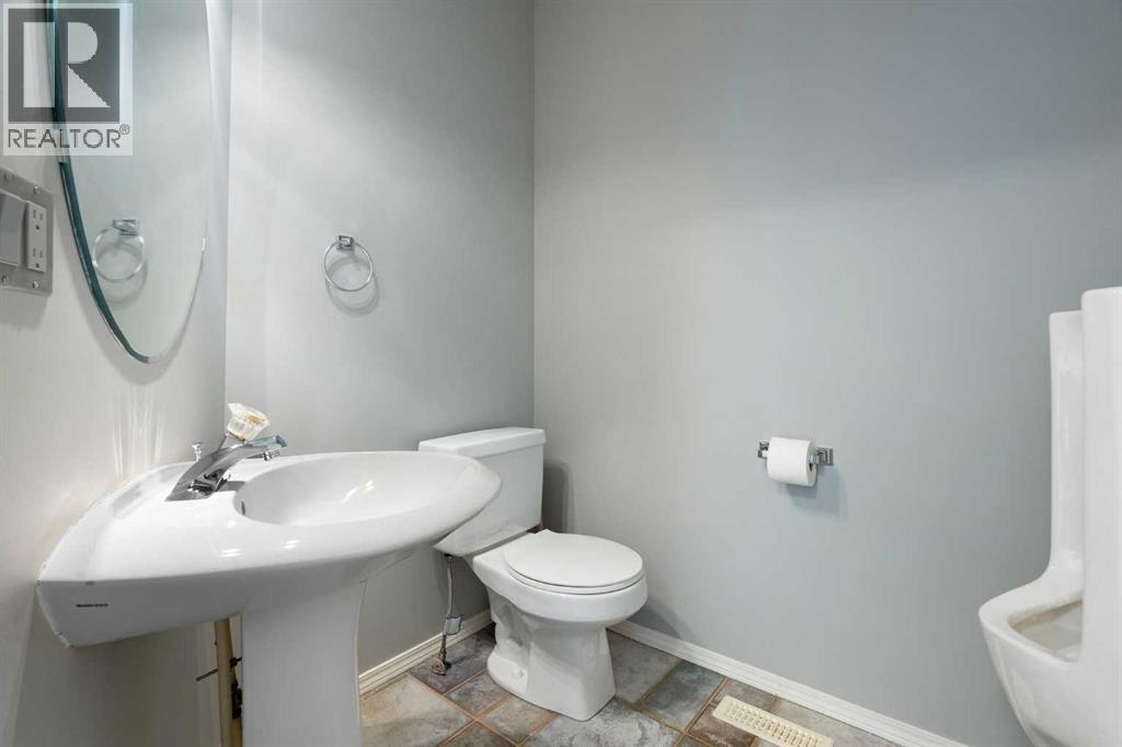 38 Bow Ridge Link Link, Cochrane, Alberta  T0L 0W5 - Photo 9 - A2300318