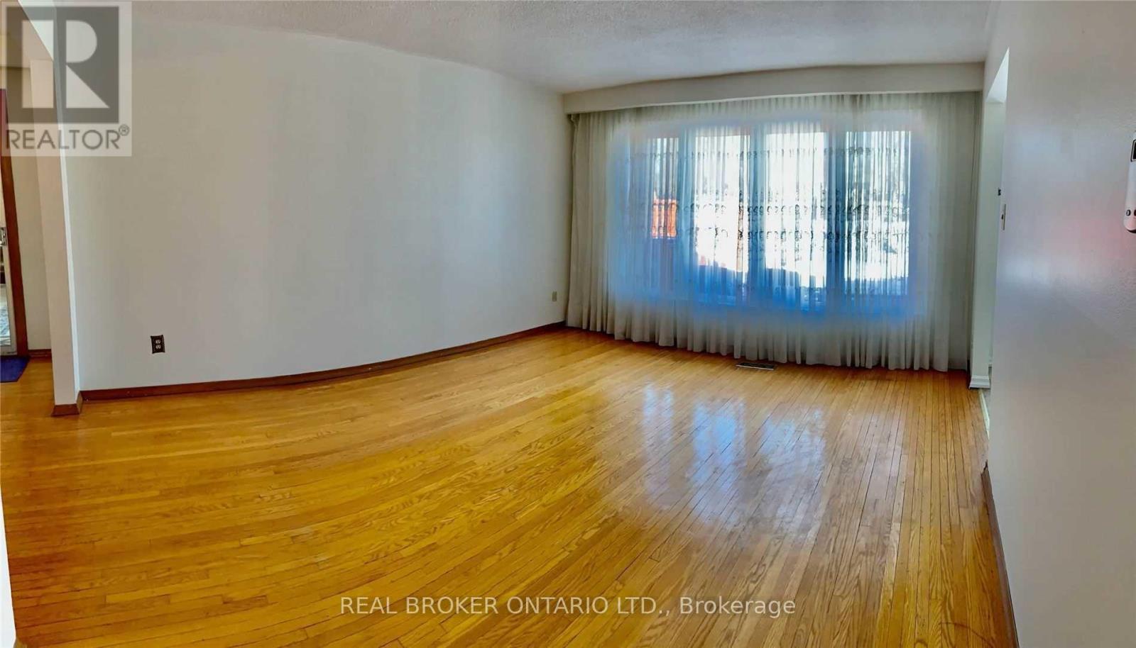 3364 Cedar Creek Drive, Mississauga, Ontario L4Y 2Y1 - Photo 8 - W12999012